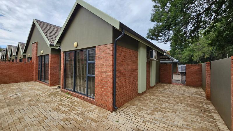To Let 2 Bedroom Property for Rent in Die Bult North West